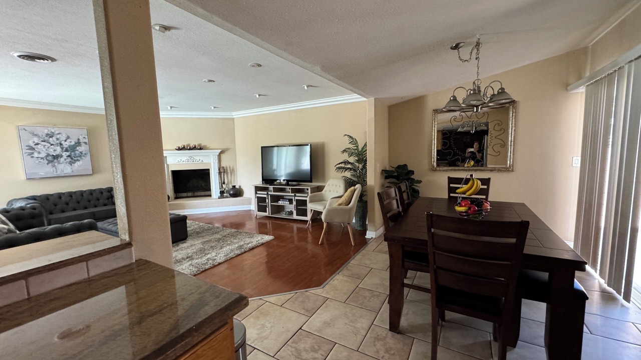 Photo of Livingroom in Sherwood Forest and Thistle Development