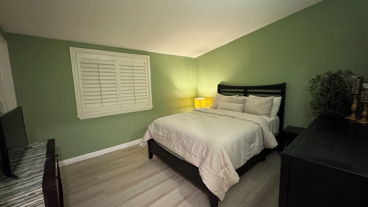 Photo of Bedroom in Sherwood Forest and Thistle Development