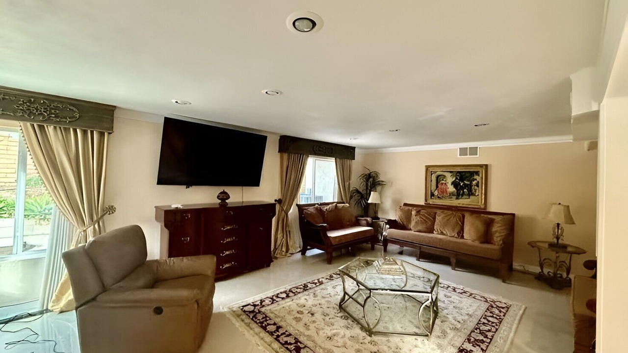 Photo of Livingroom in Upland