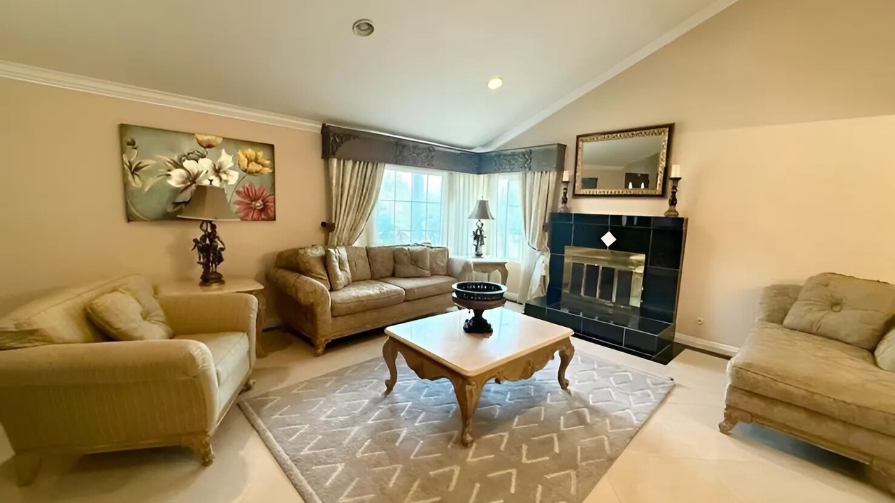 Photo of Livingroom in Upland