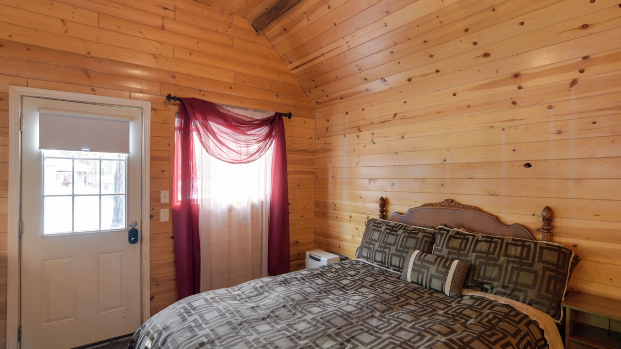 Photo of Bedroom in Butte Meadows