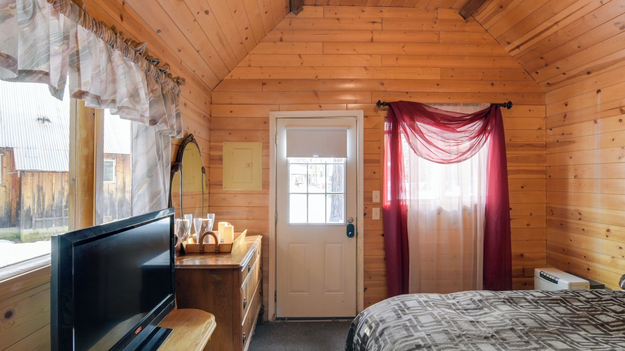 Photo of Bedroom in Butte Meadows