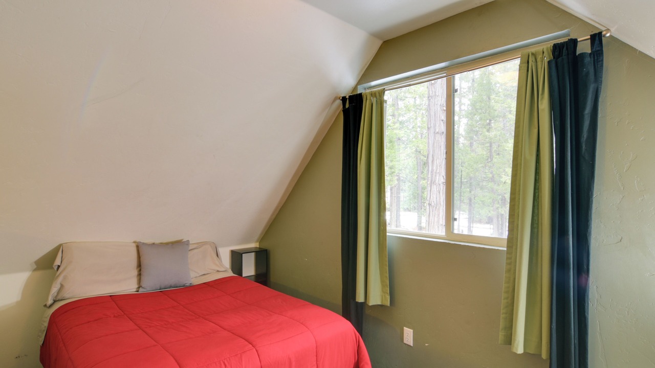 Photo of Bedroom in Butte Meadows