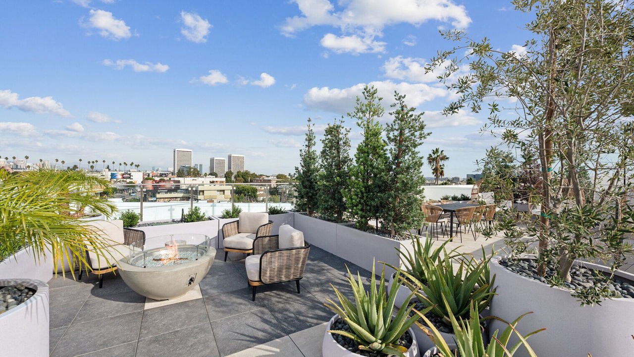 Photo of Outdoor in Sawtelle