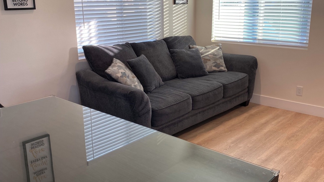Photo of Livingroom in Midway City