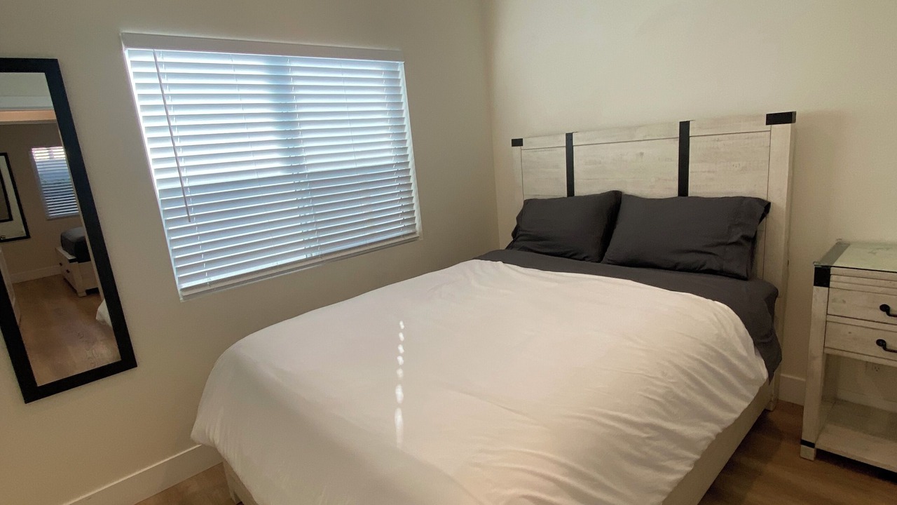 Photo of Bedroom in Midway City