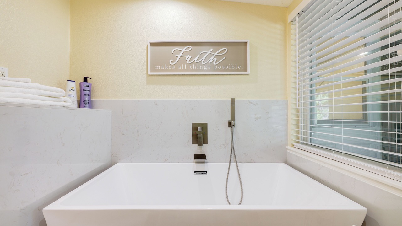 Photo of Bathroom in Hathaway Pines