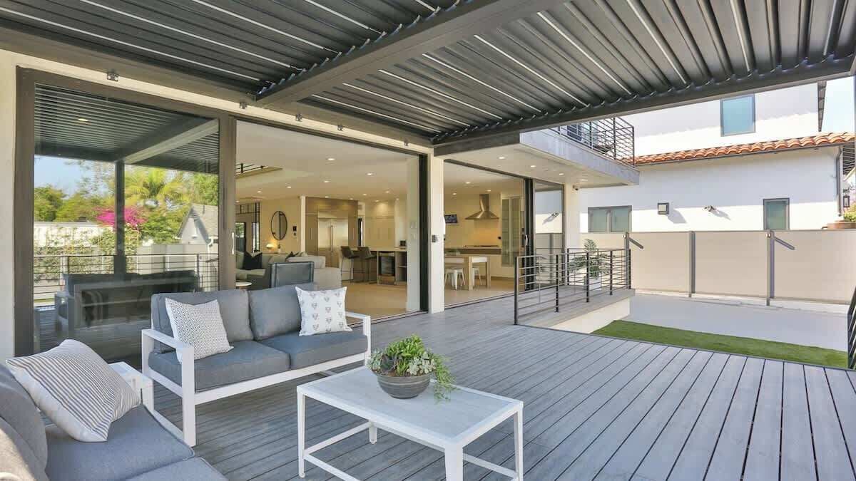 Photo of Patio Balcony in Mid-Wilshire