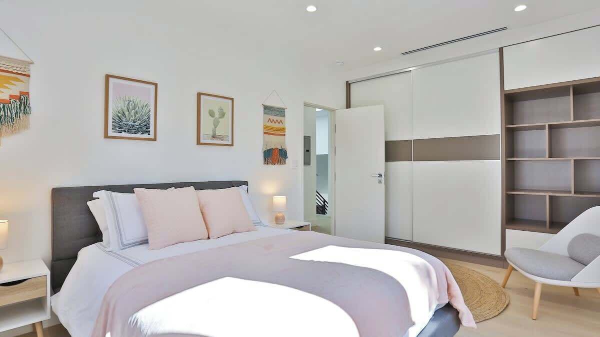 Photo of Bedroom in Mid-Wilshire