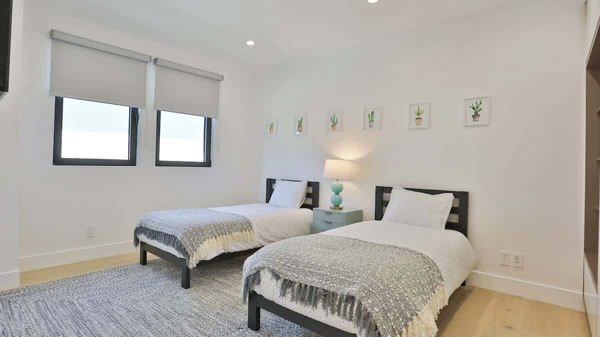 Photo of Bedroom in Mid-Wilshire