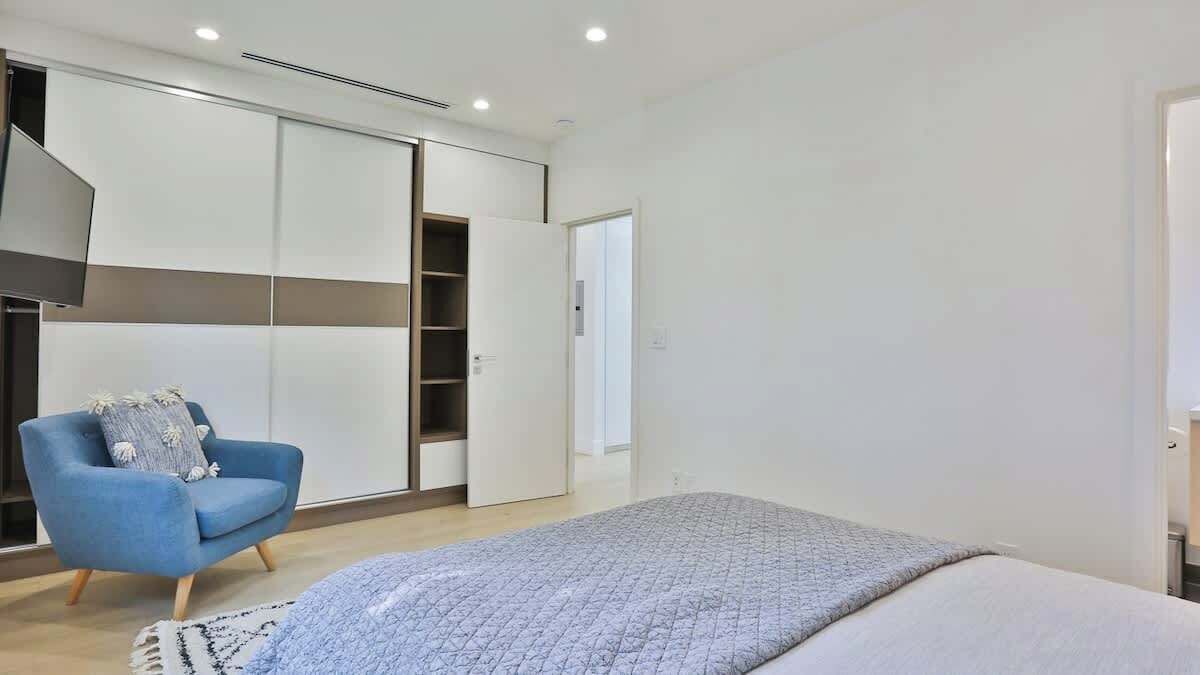 Photo of Bedroom in Mid-Wilshire