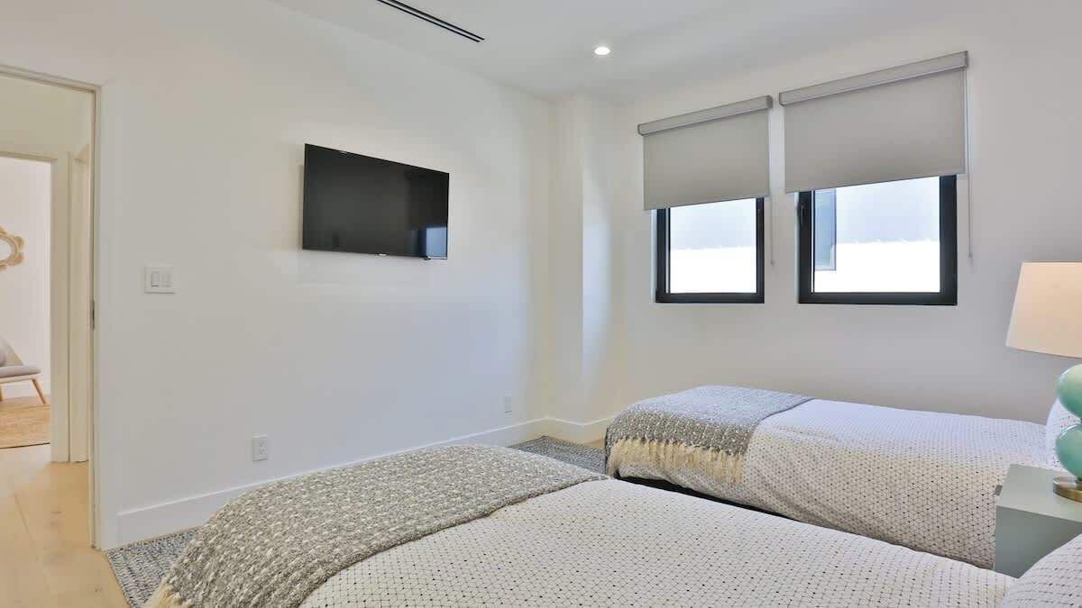 Photo of Bedroom in Mid-Wilshire