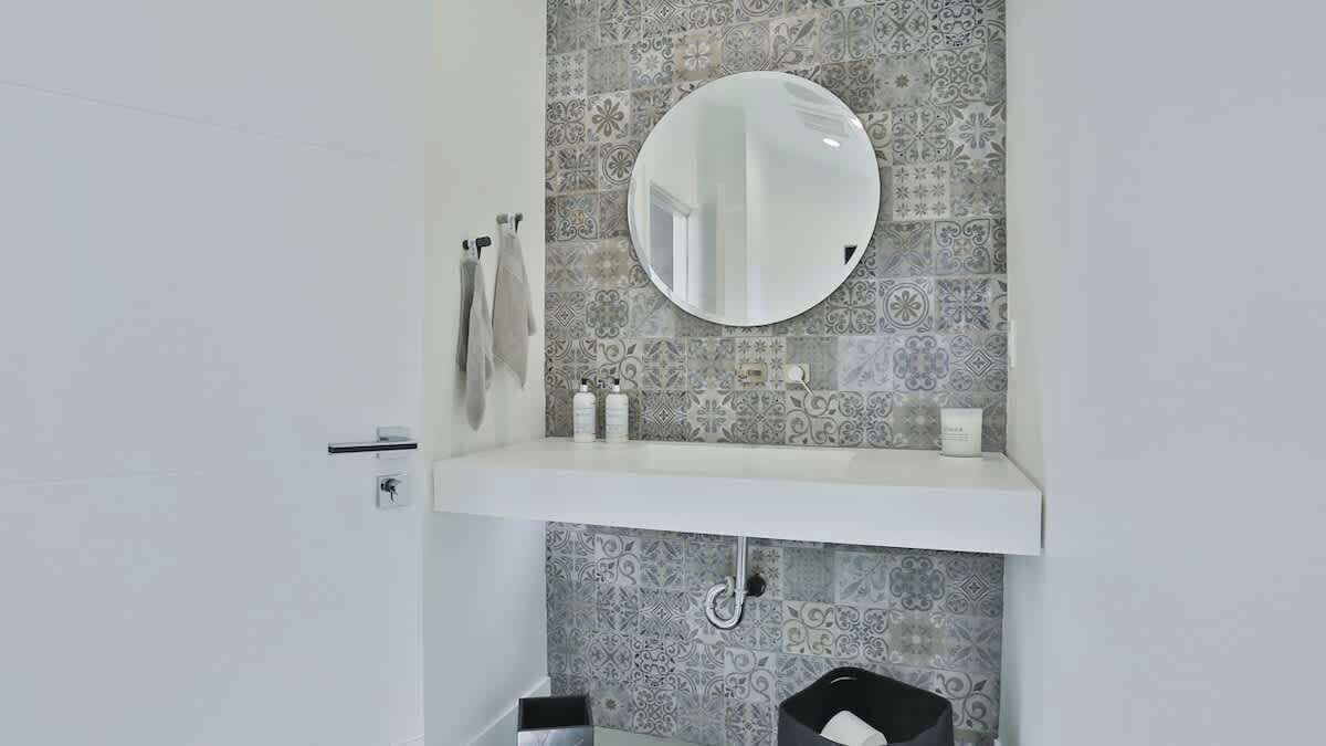 Photo of Bathroom in Mid-Wilshire