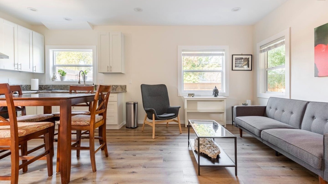 Photo of Livingroom in Fullerton