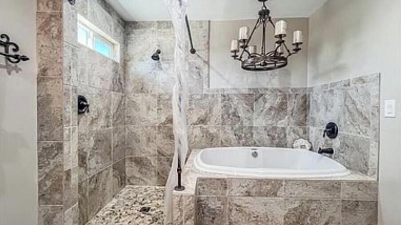 Photo of Bathroom in Needles