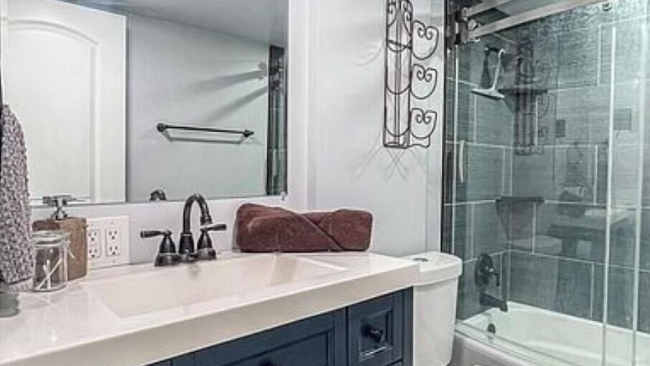 Photo of Bathroom in Needles
