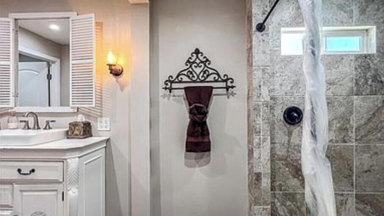 Photo of Bathroom in Needles