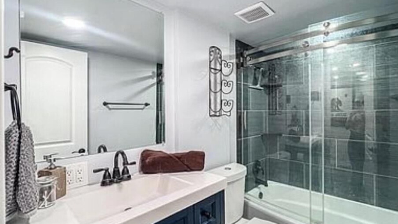Photo of Bathroom in Needles