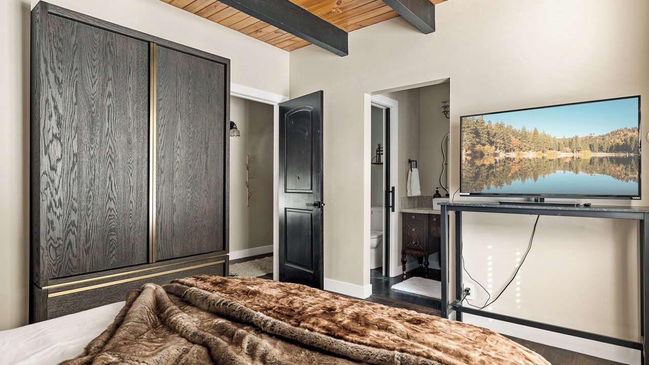 Photo of Bedroom in Summit Estates