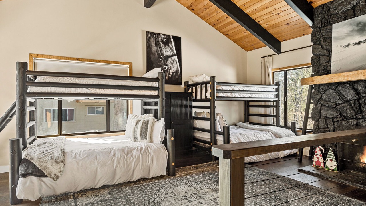 Photo of Bedroom in Summit Estates