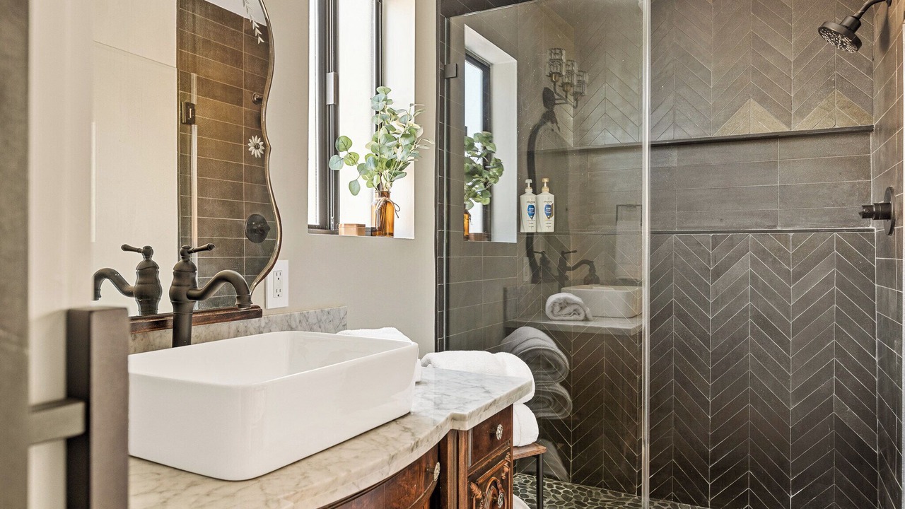 Photo of Bathroom in Summit Estates