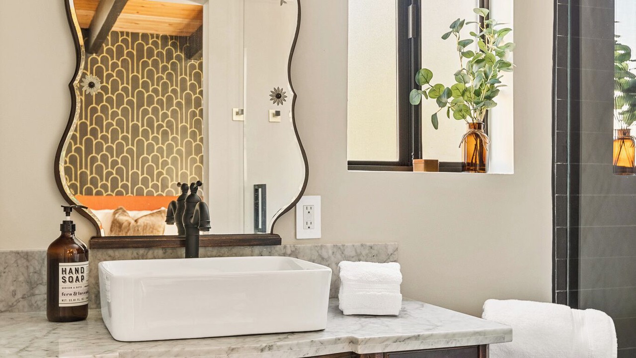 Photo of Bathroom in Summit Estates