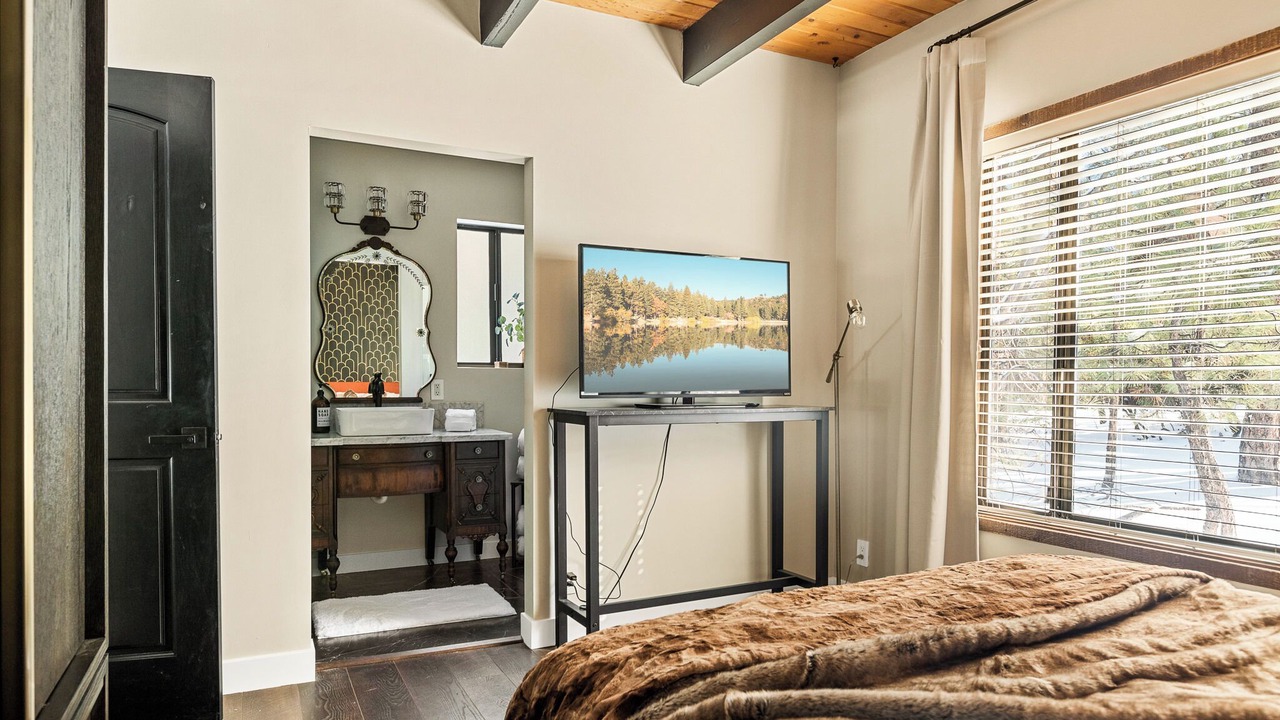 Photo of Bedroom in Summit Estates