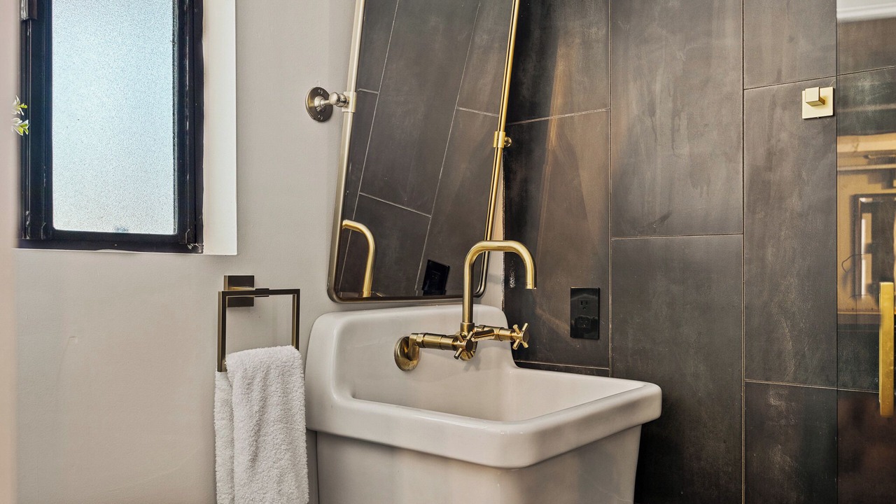Photo of Bathroom in Summit Estates