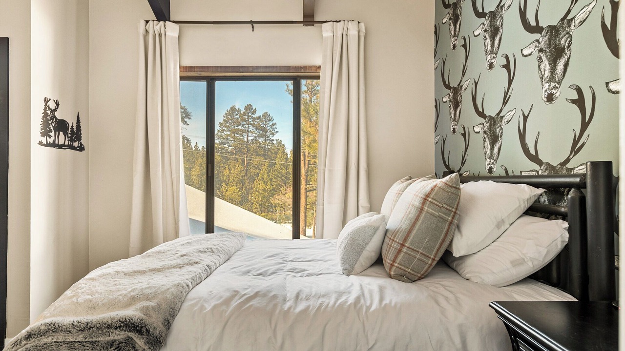 Photo of Bedroom in Summit Estates