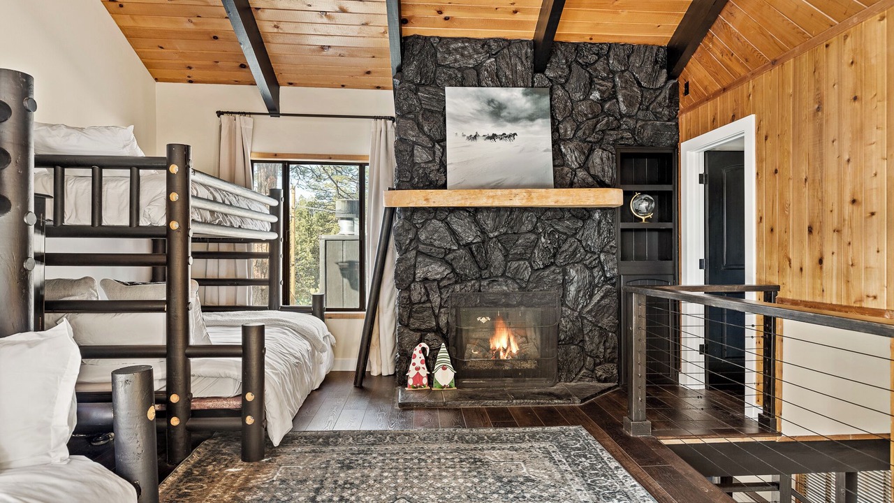 Photo of Bedroom in Summit Estates