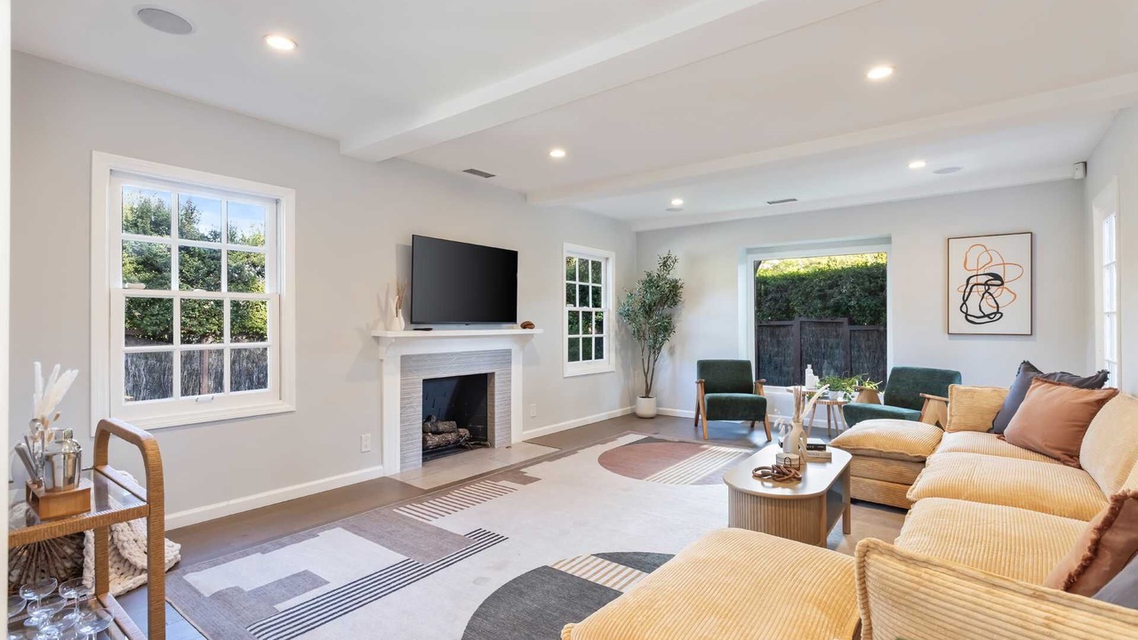Photo of Bedroom in Carthay Circle