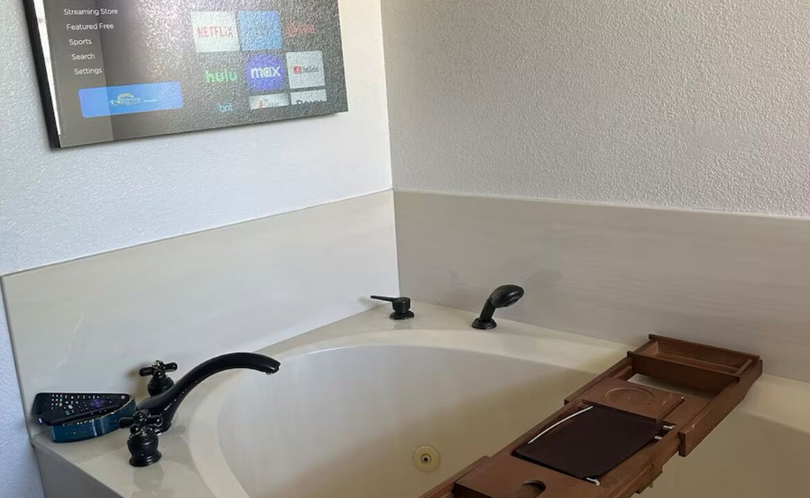 Photo of Bathroom in Silver Lakes Country Club