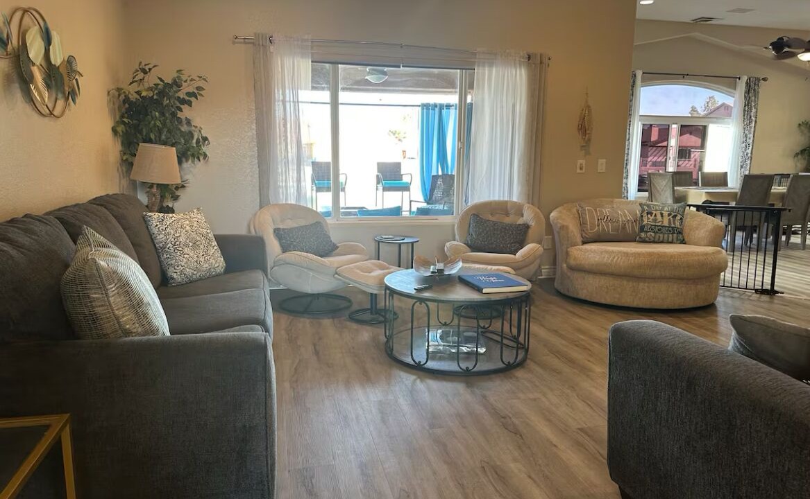 Photo of Livingroom in Silver Lakes Country Club