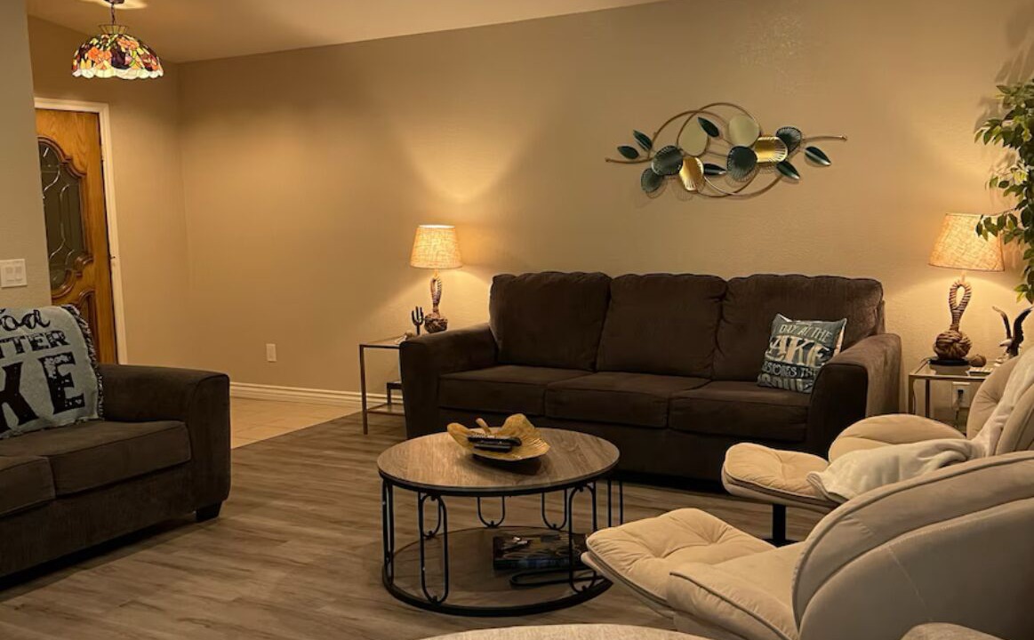 Photo of Livingroom in Silver Lakes Country Club