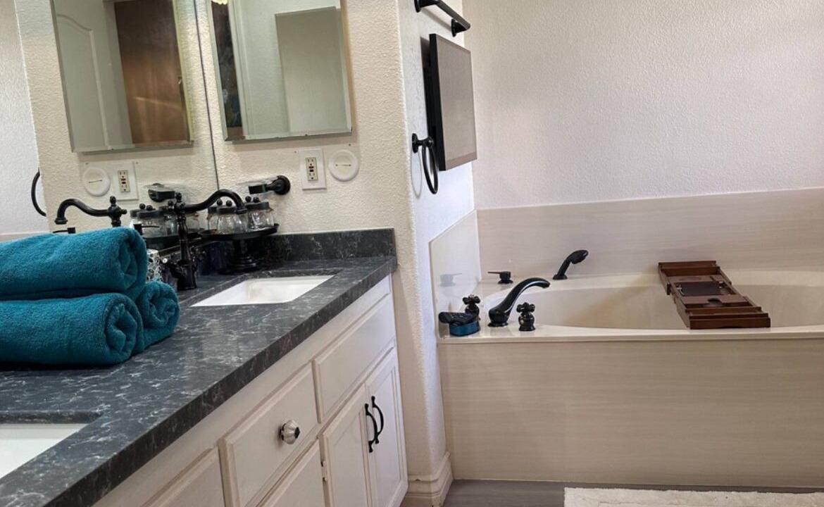 Photo of Bathroom in Silver Lakes Country Club