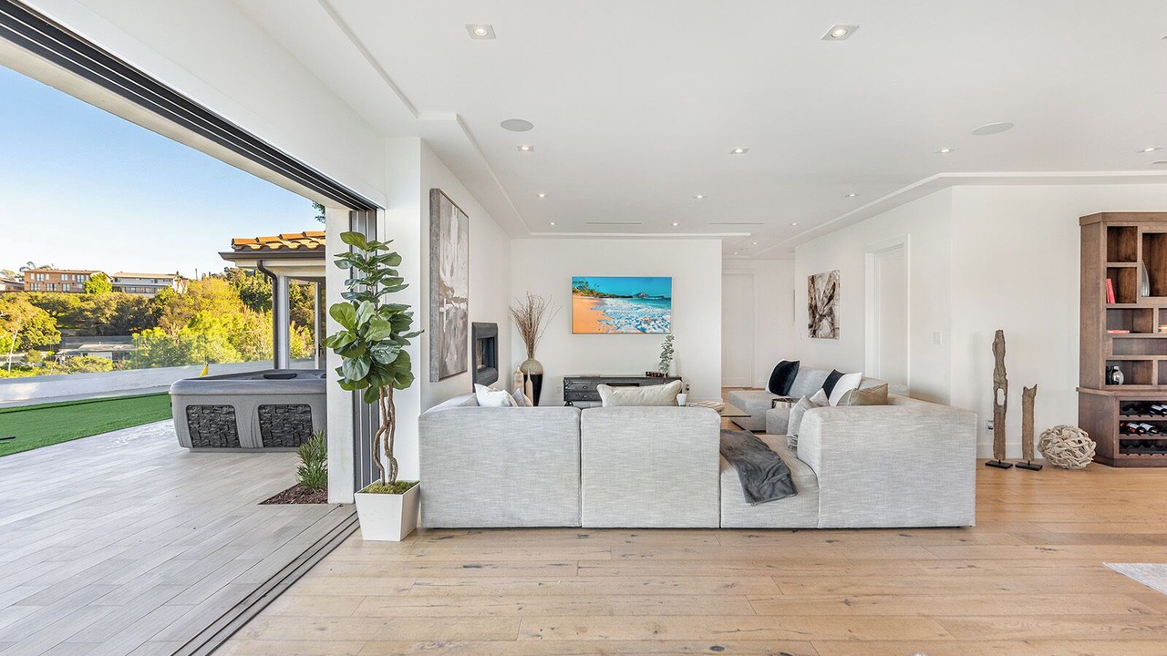 Photo of Livingroom in Studio City