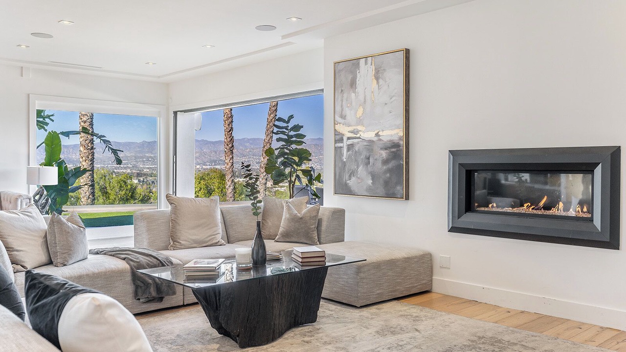 Photo of Livingroom in Studio City