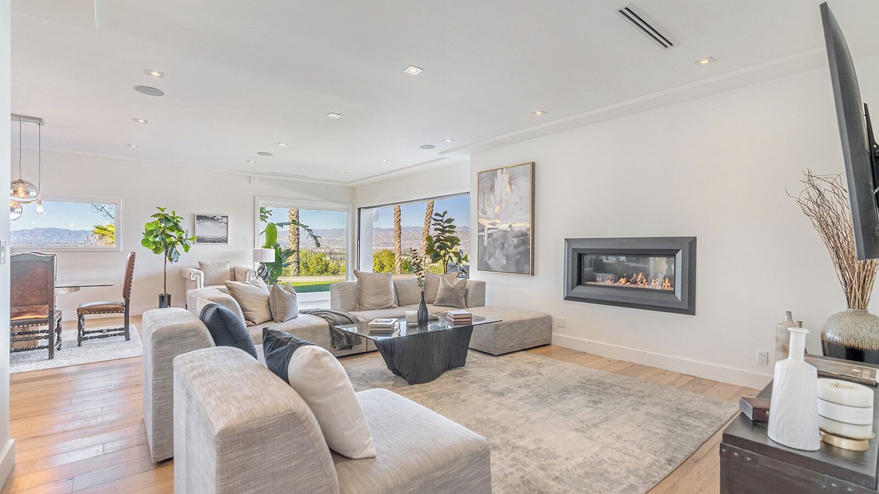 Photo of Livingroom in Studio City