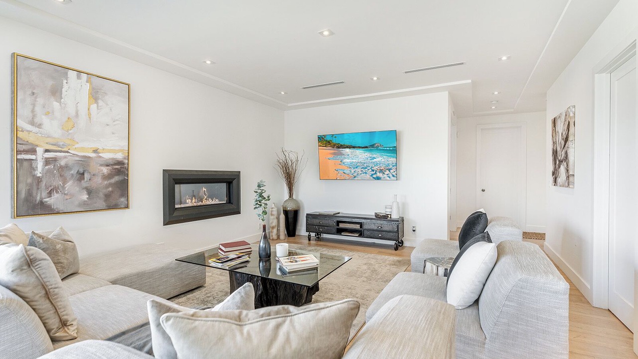 Photo of Livingroom in Studio City