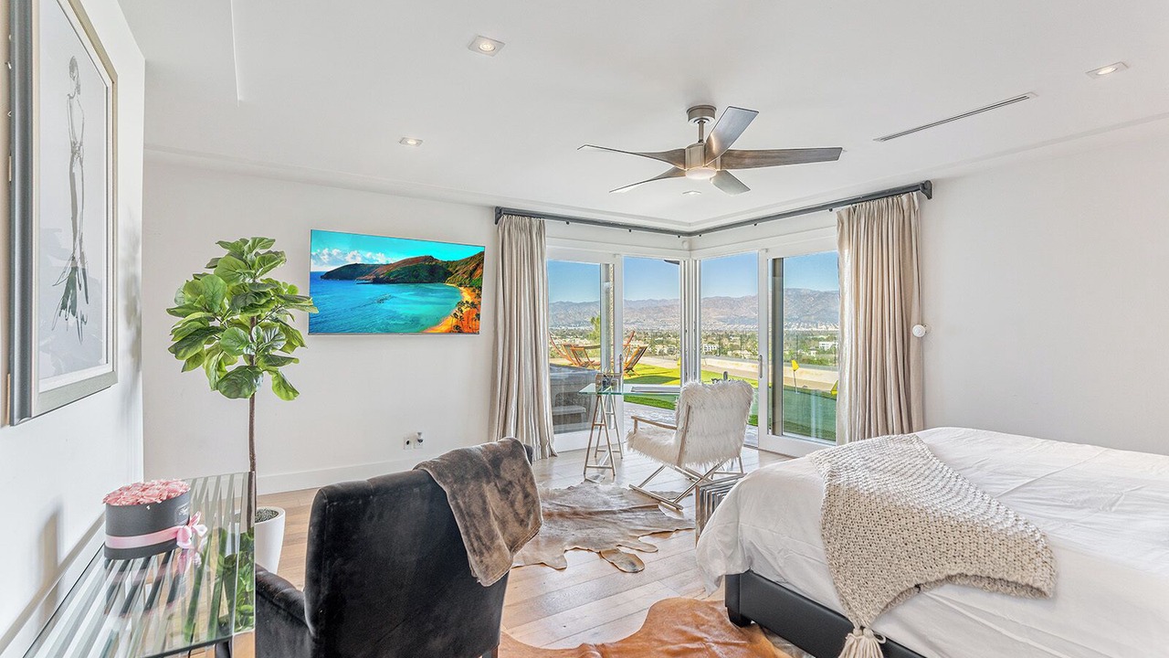 Photo of Bedroom in Studio City