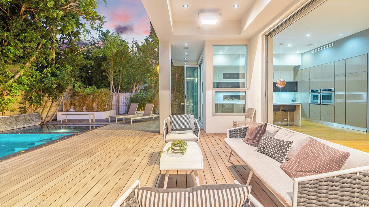 Photo of Patio Balcony in La Brea