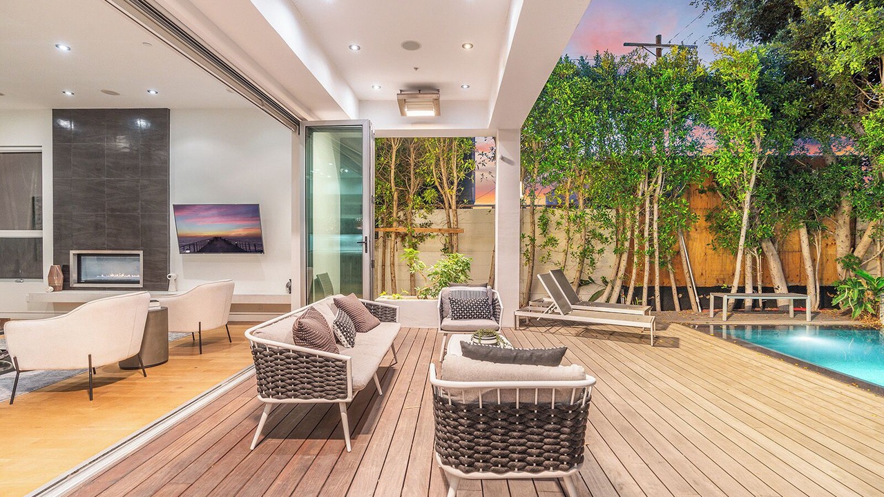 Photo of Patio Balcony in La Brea