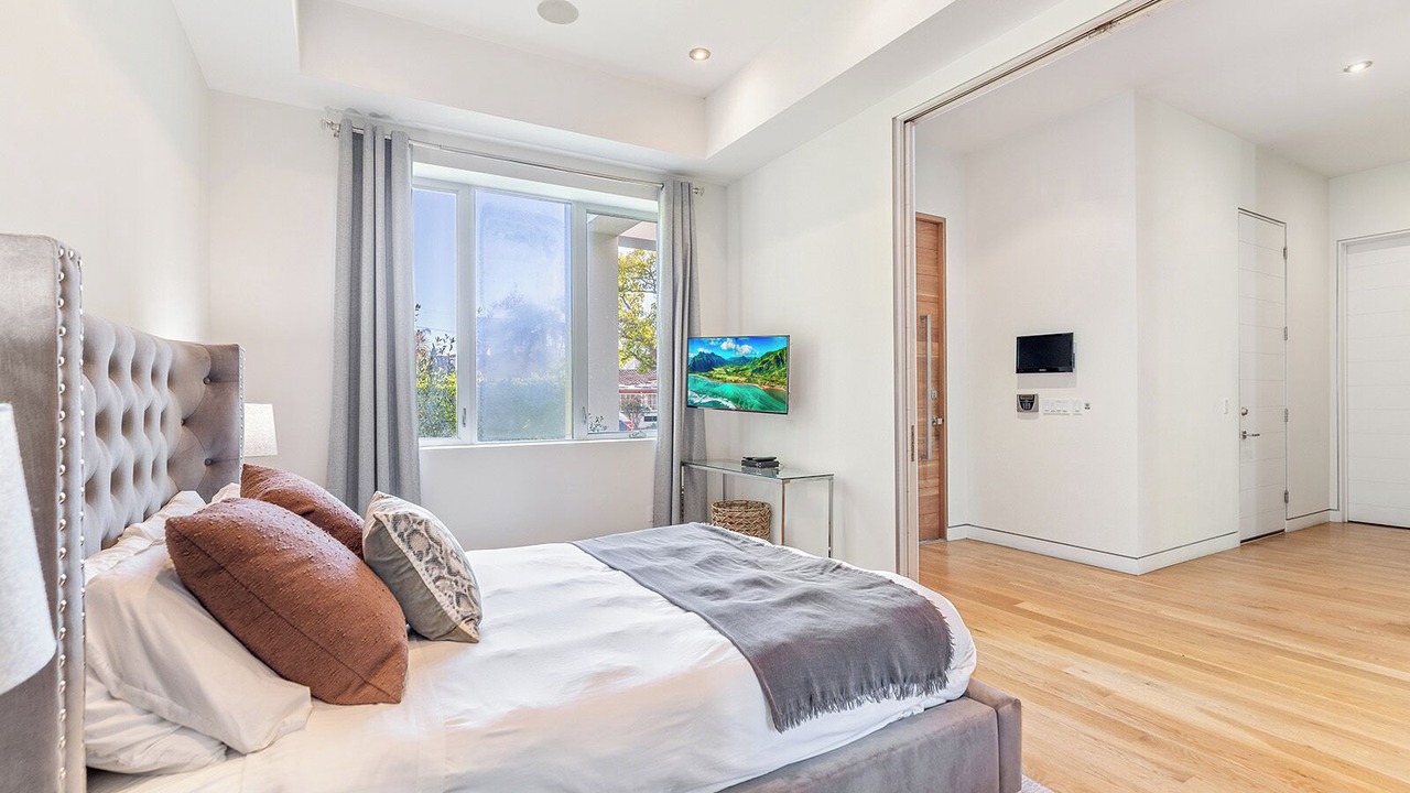 Photo of Bedroom in La Brea