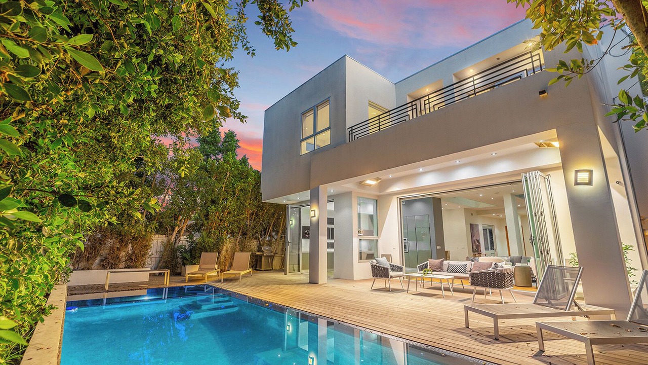Photo of Outdoor in La Brea