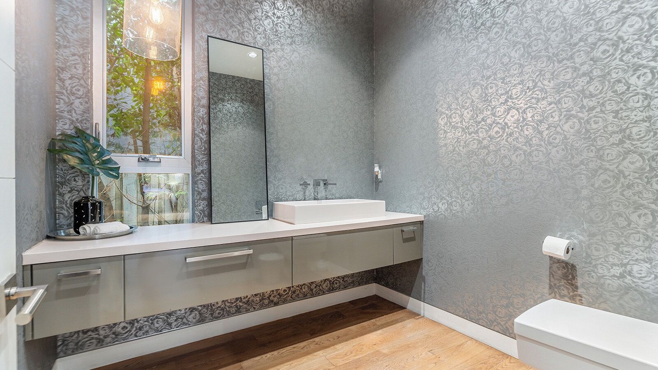 Photo of Bathroom in La Brea