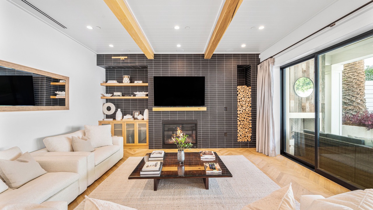 Photo of Livingroom in Melrose