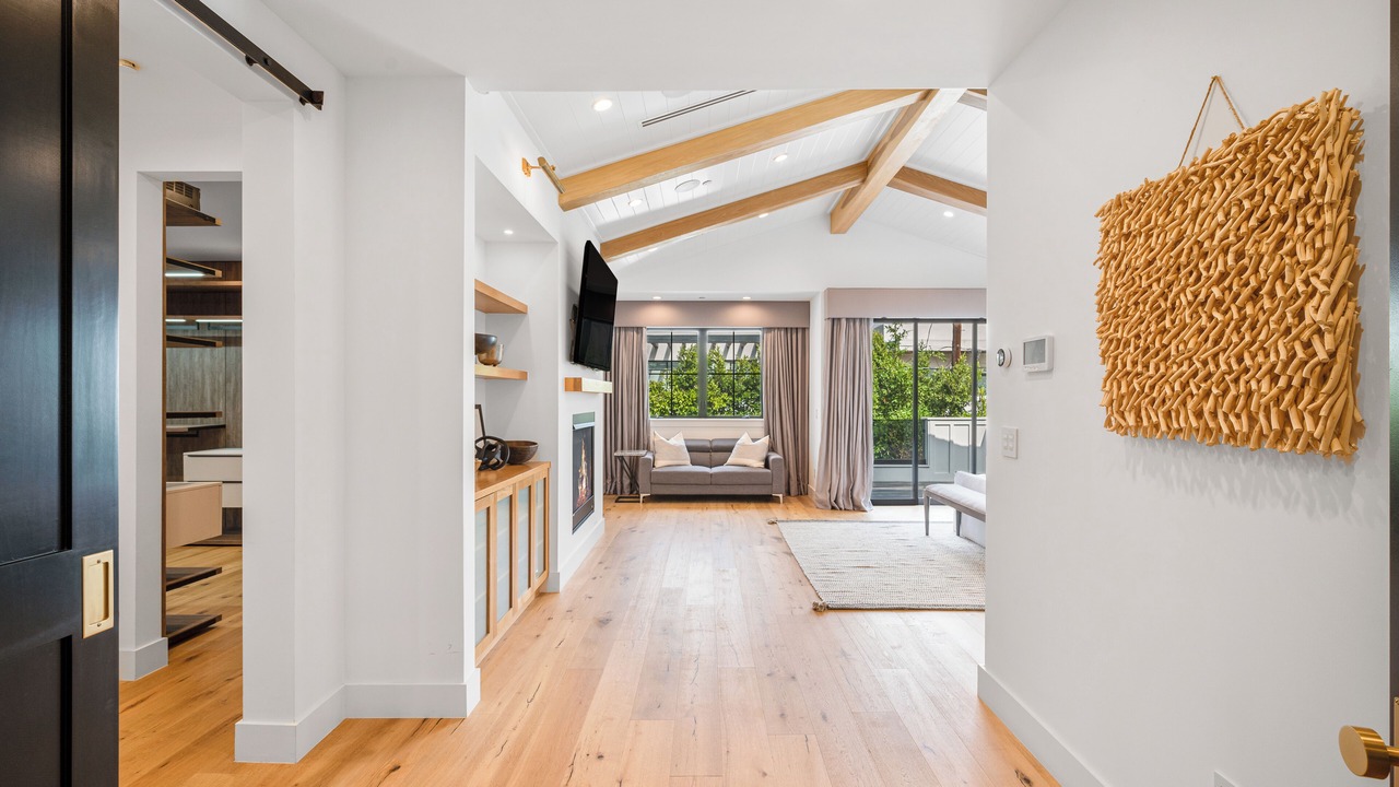 Photo of Livingroom in Melrose