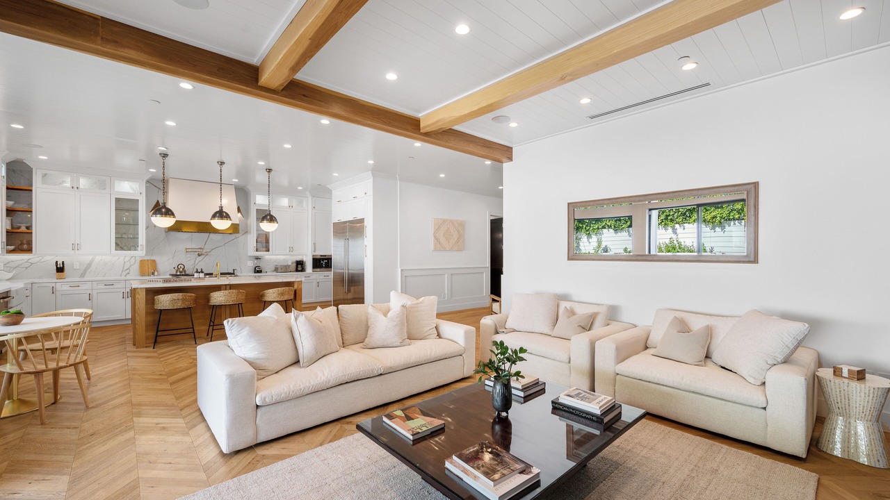 Photo of Livingroom in Melrose