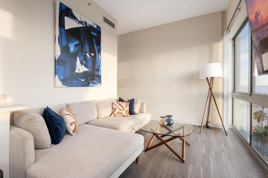 Photo of Livingroom in Downtown