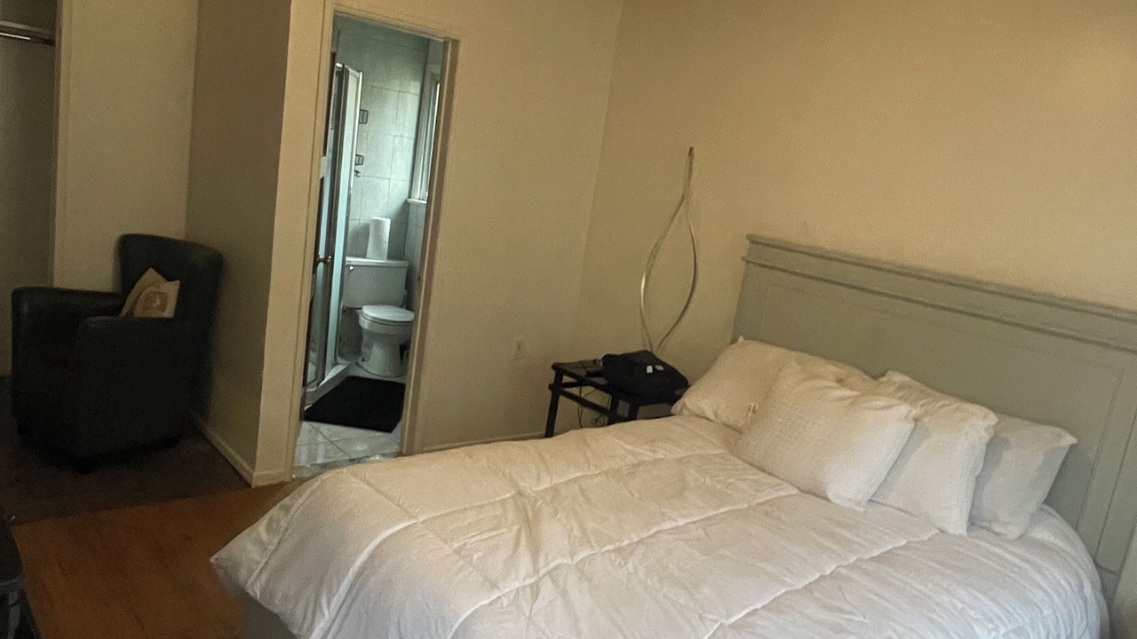 Photo of Bedroom in Inglewood